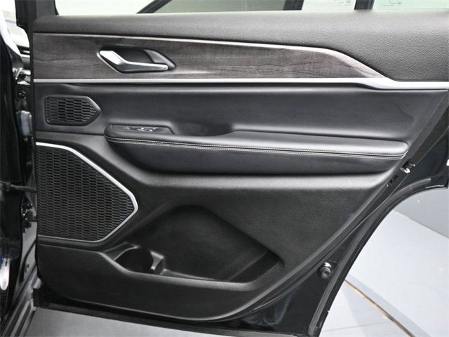 Used 2021 Jeep Grand Cherokee L Limited w/ Trailer Tow Group (B) image 17