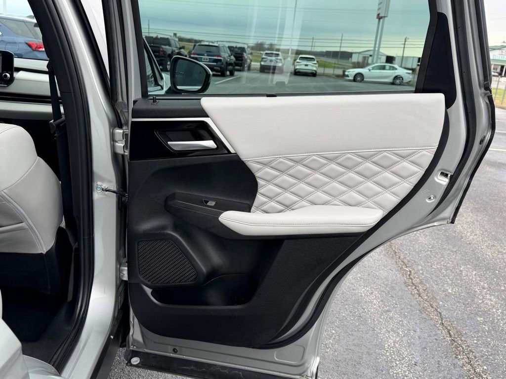 Used 2023 Mitsubishi Outlander SEL image 20