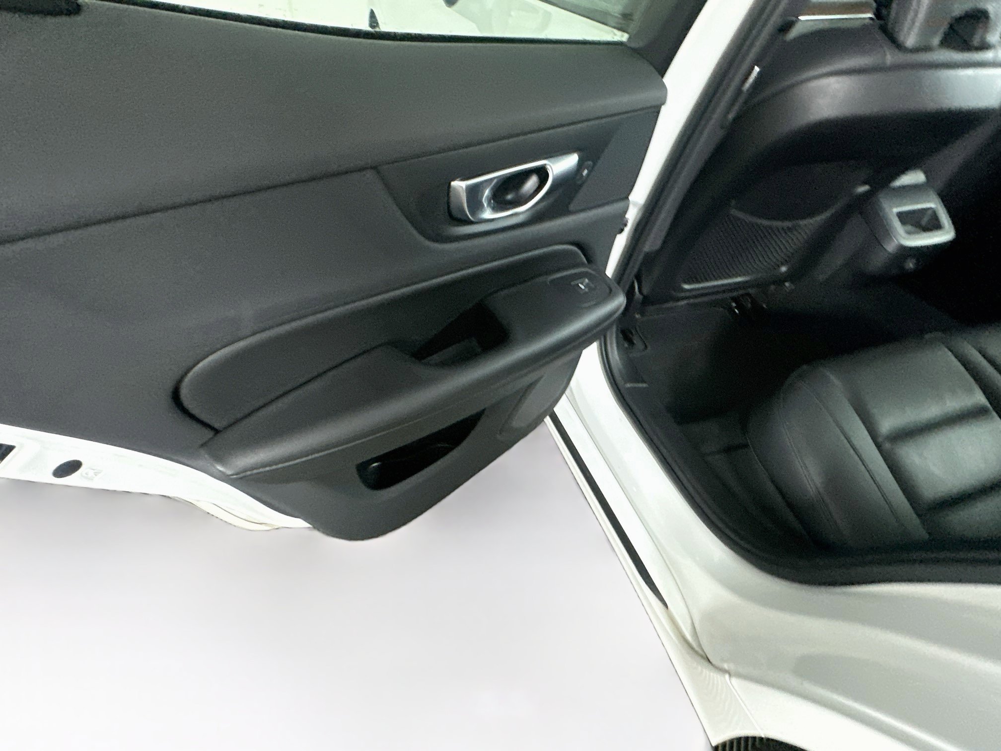 Used 2024 Volvo S60 B5 Plus FWD image 27
