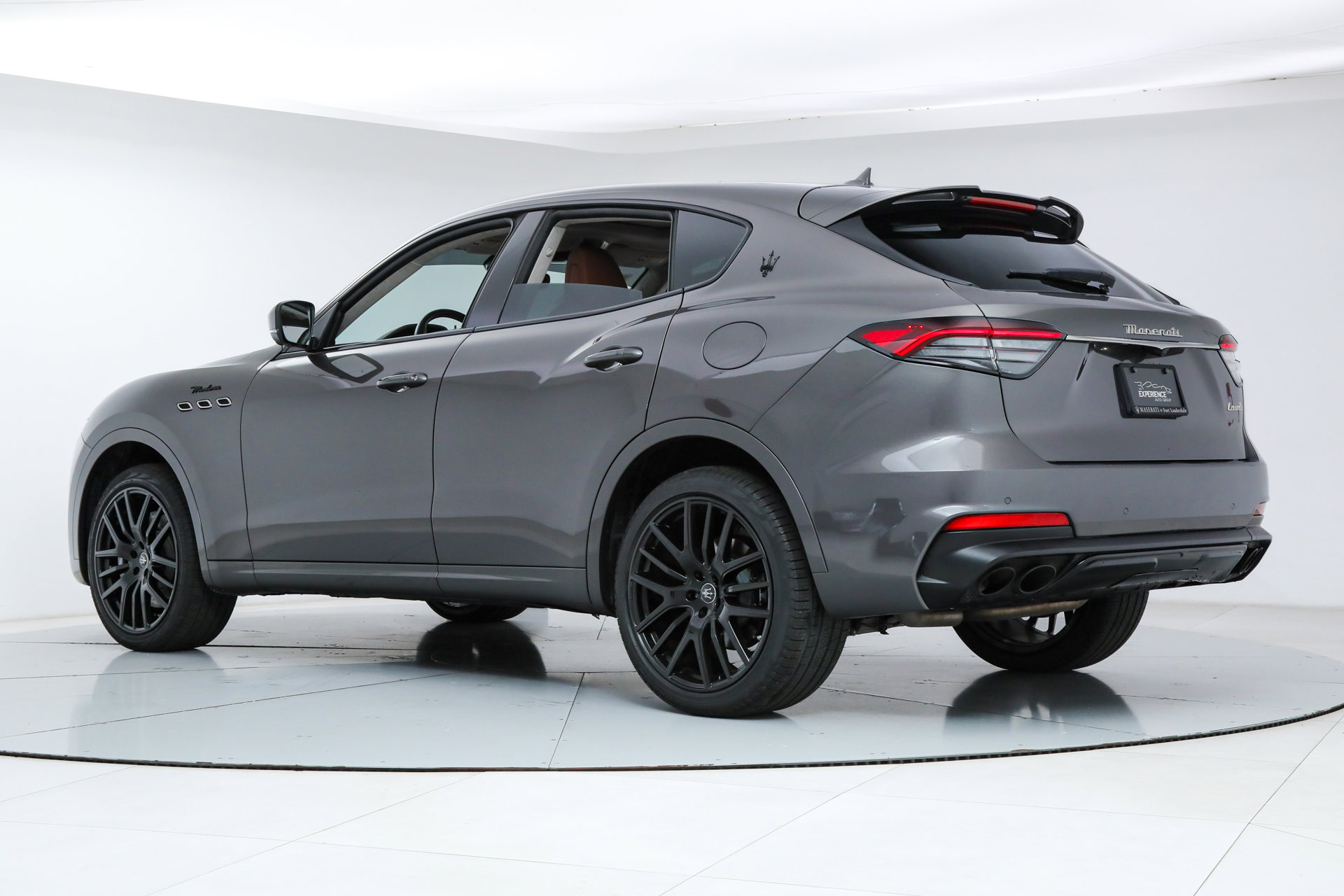 Certified 2022 Maserati Levante Modena image 3
