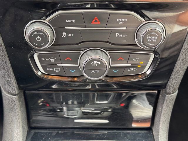 Used 2023 Chrysler 300 Touring L image 17