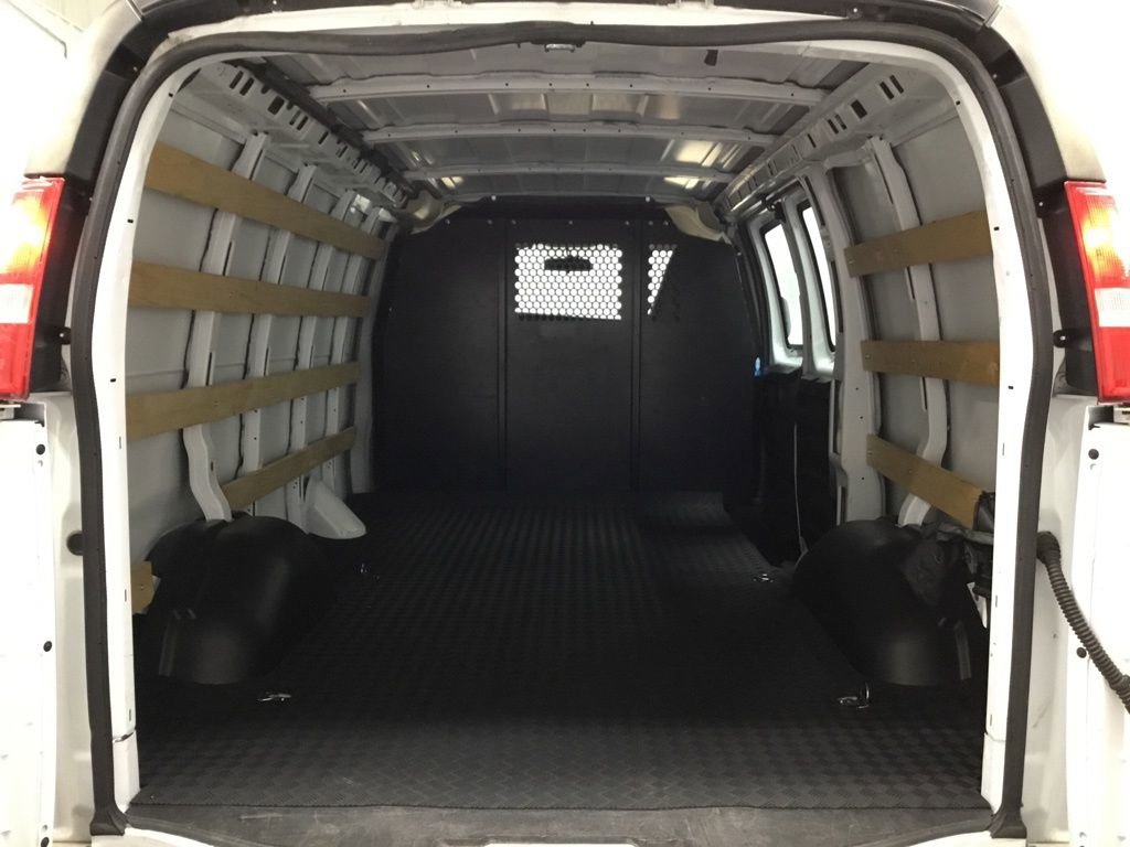 Used 2023 GMC Savana 2500 w/ Driver Convenience Package image 14