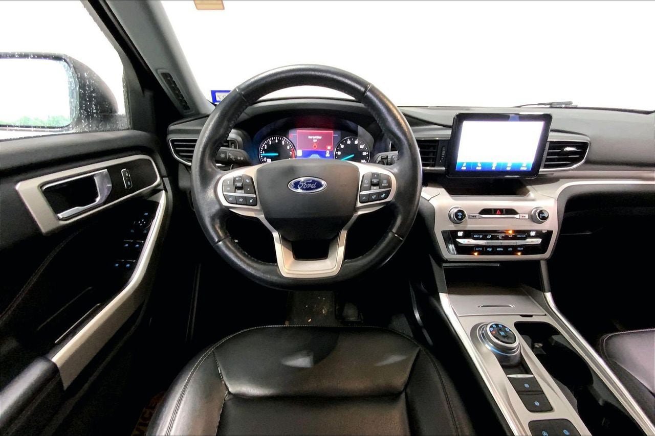 Used 2020 Ford Explorer XLT w/ Equipment Group 202A RWD image 14