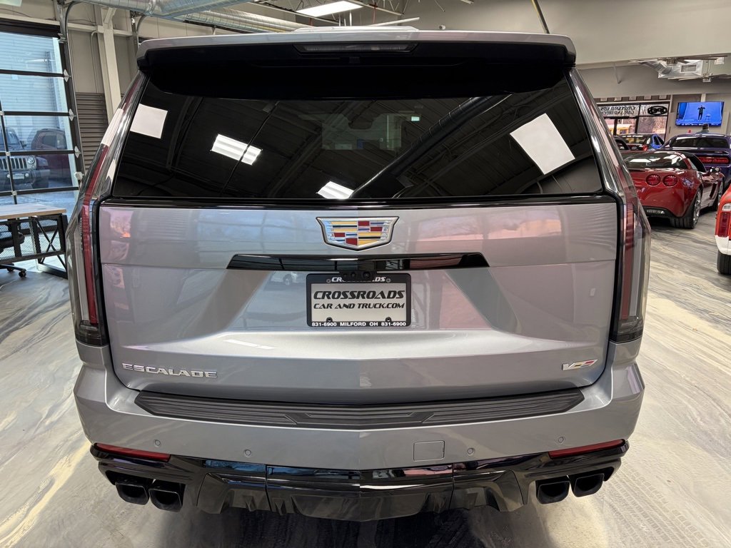 Used 2025 Cadillac Escalade ESV V image 47