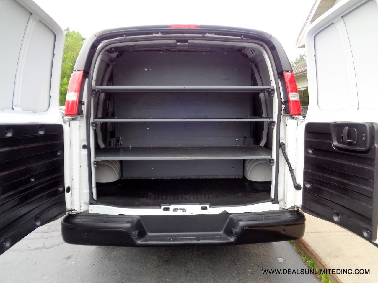 Used 2021 Chevrolet Express 2500 image 17