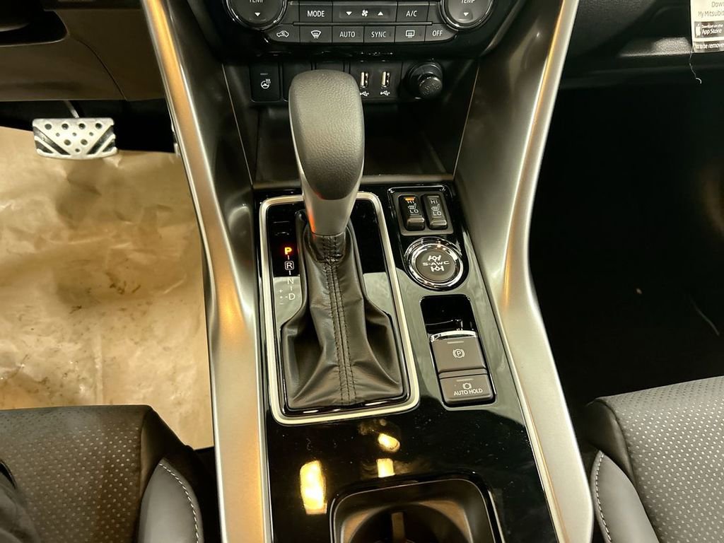 New 2026 Mitsubishi Eclipse Cross Black Edition AWD/4WD image 19
