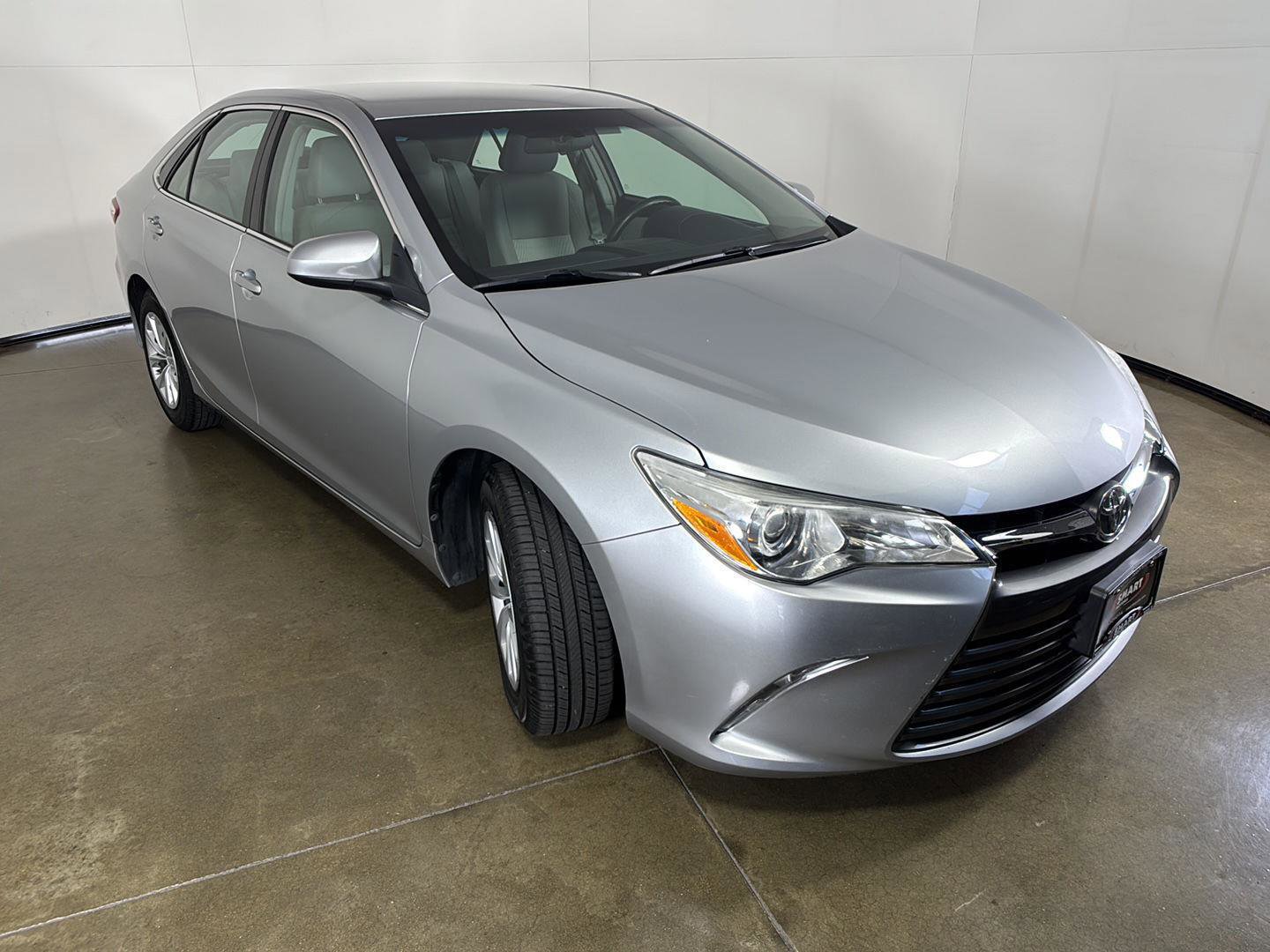 Used 2015 Toyota Camry LE FWD image 7
