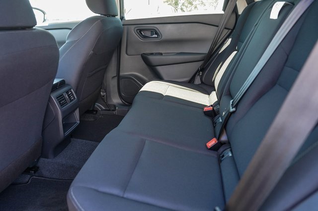 New 2026 Nissan Rogue S image 19