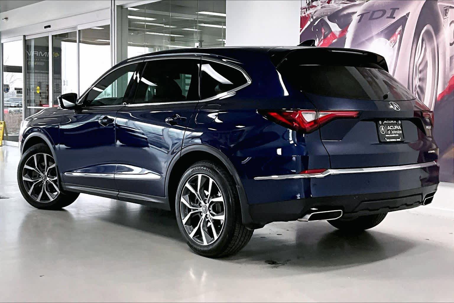 Used 2023 Acura MDX SH-AWD w/ Technology Package image 4