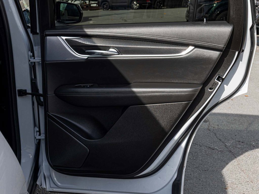 Used 2025 Cadillac XT6 Sport image 15