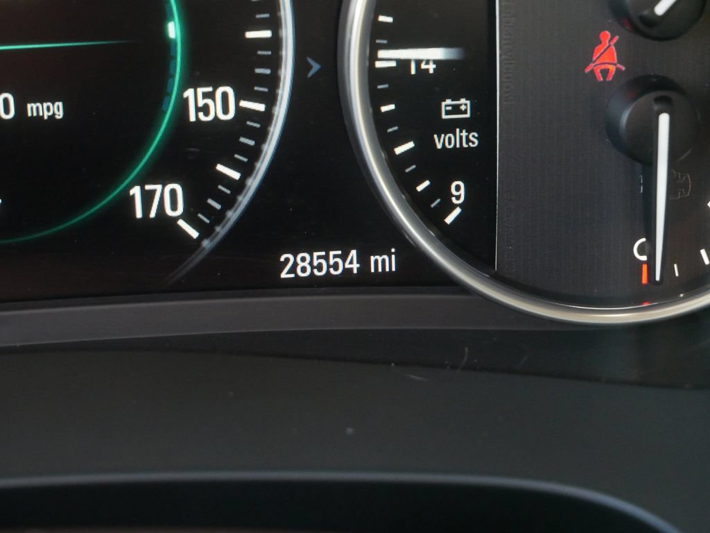 Used 2019 Buick LaCrosse Essence FWD image 27