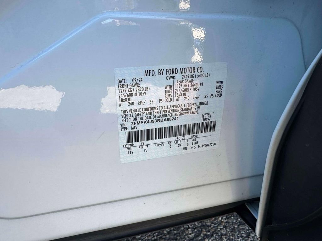Used 2024 Ford Edge SEL image 11
