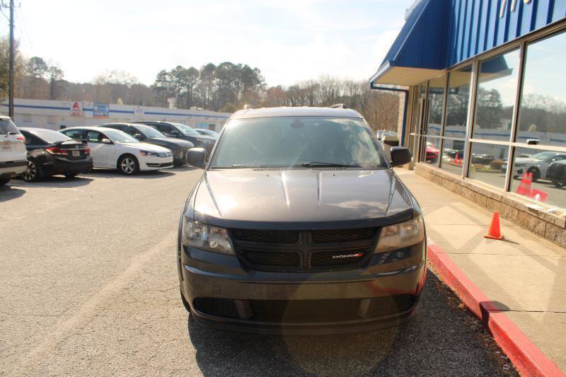 Used 2020 Dodge Journey SE w/ SE Popular Equipment Group image 2