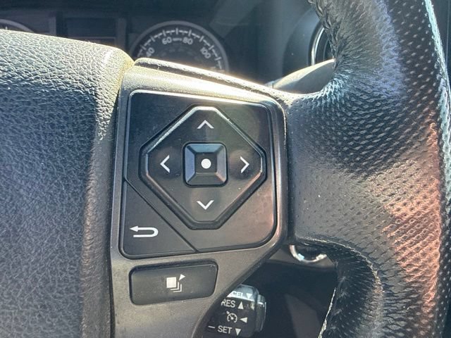 Used 2016 Toyota Tacoma TRD Off-Road AWD/4WD image 25