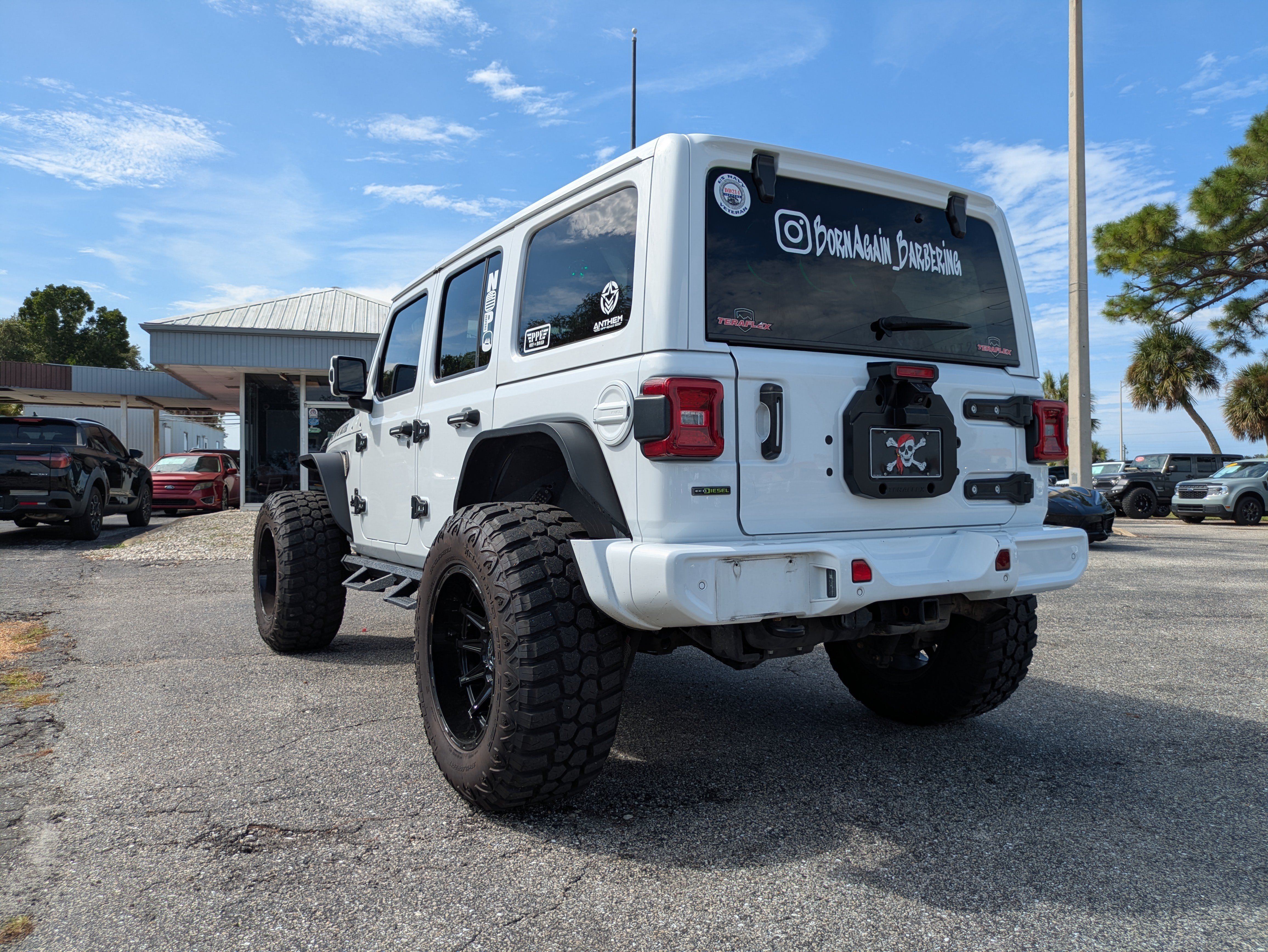 Used 2021 Jeep Wrangler Unlimited Sahara AWD/4WD image 6