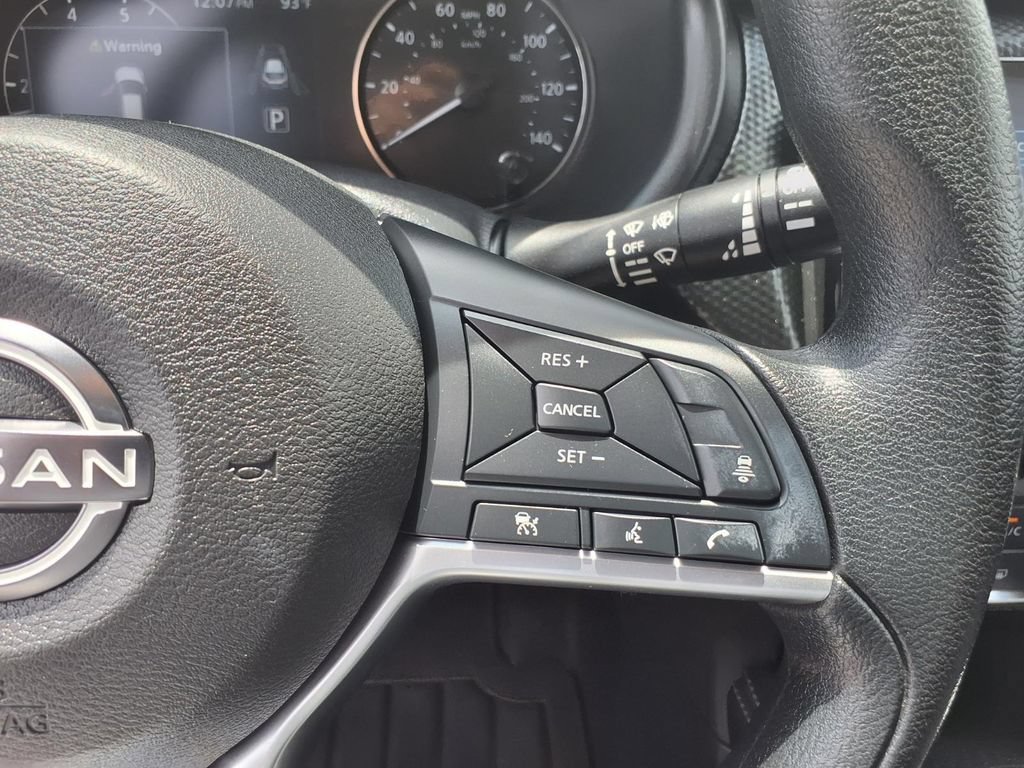 Used 2023 Nissan Kicks SV FWD image 9