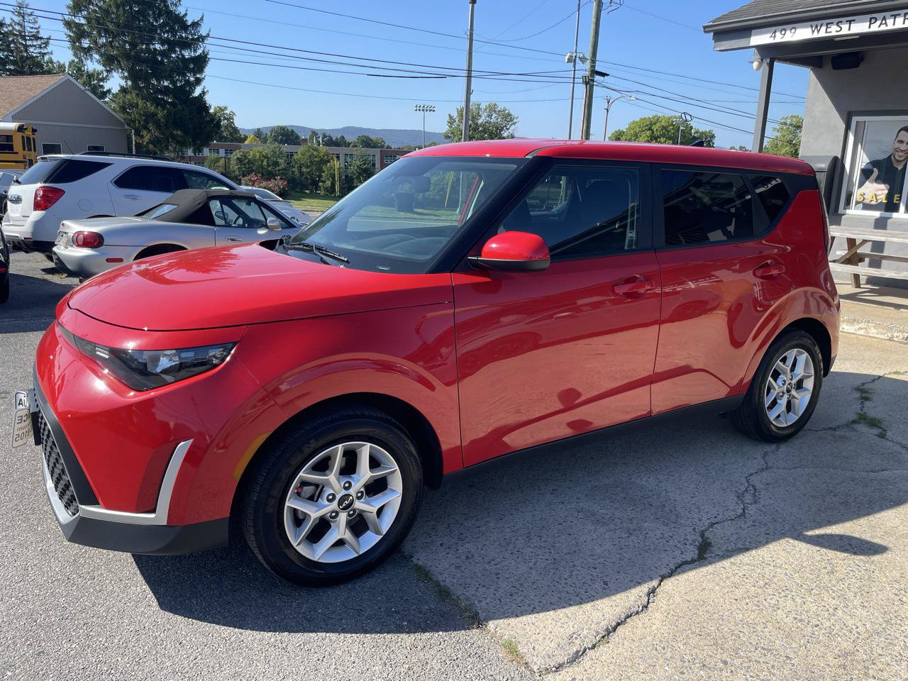 Used 2025 Kia Soul LX w/ LX Technology Package FWD image 9