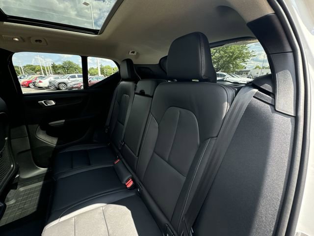 New 2025 Volvo XC40 B5 Plus w/ Protection Package Premier image 25