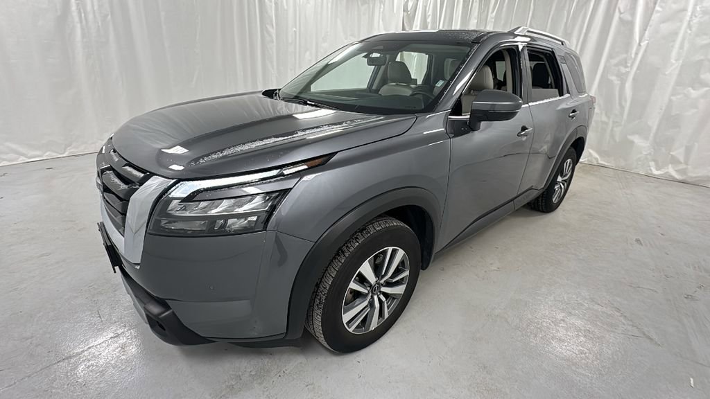 Used 2025 Nissan Pathfinder SL image 7