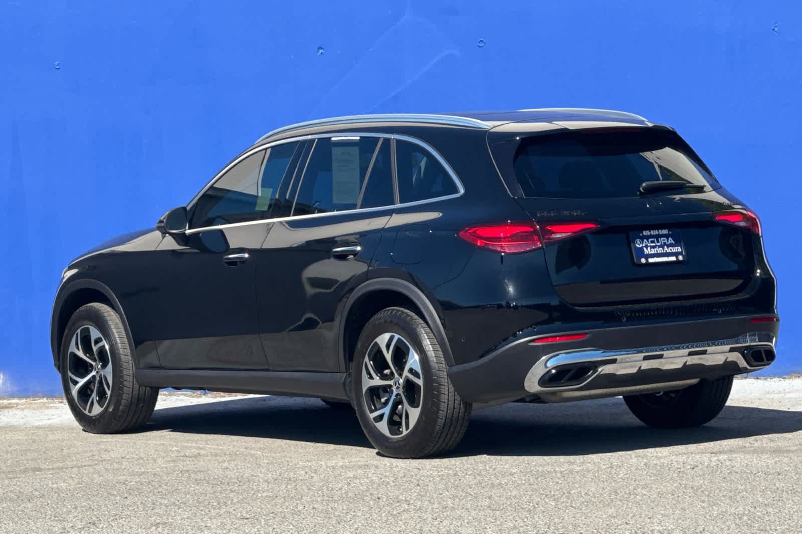 Used 2025 Mercedes-Benz GLC 350e 4MATIC image 5