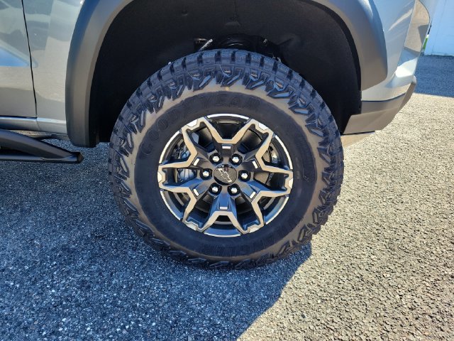 New 2026 Chevrolet Colorado ZR2 w/ Technology Package AWD/4WD image 6