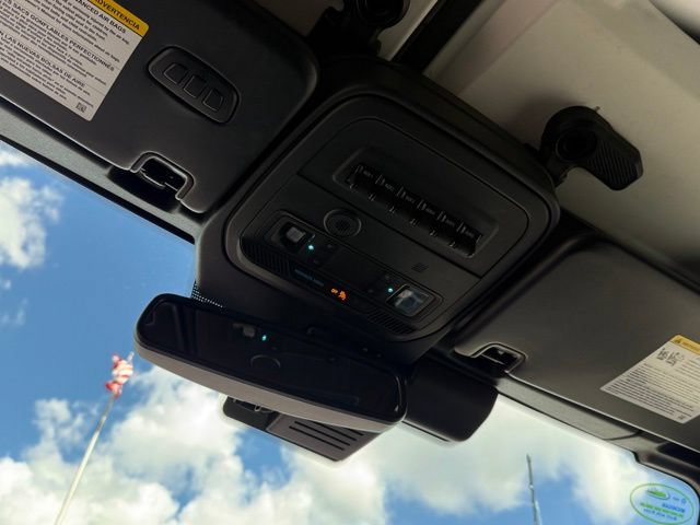 Used 2025 Ford Bronco Badlands AWD/4WD image 32