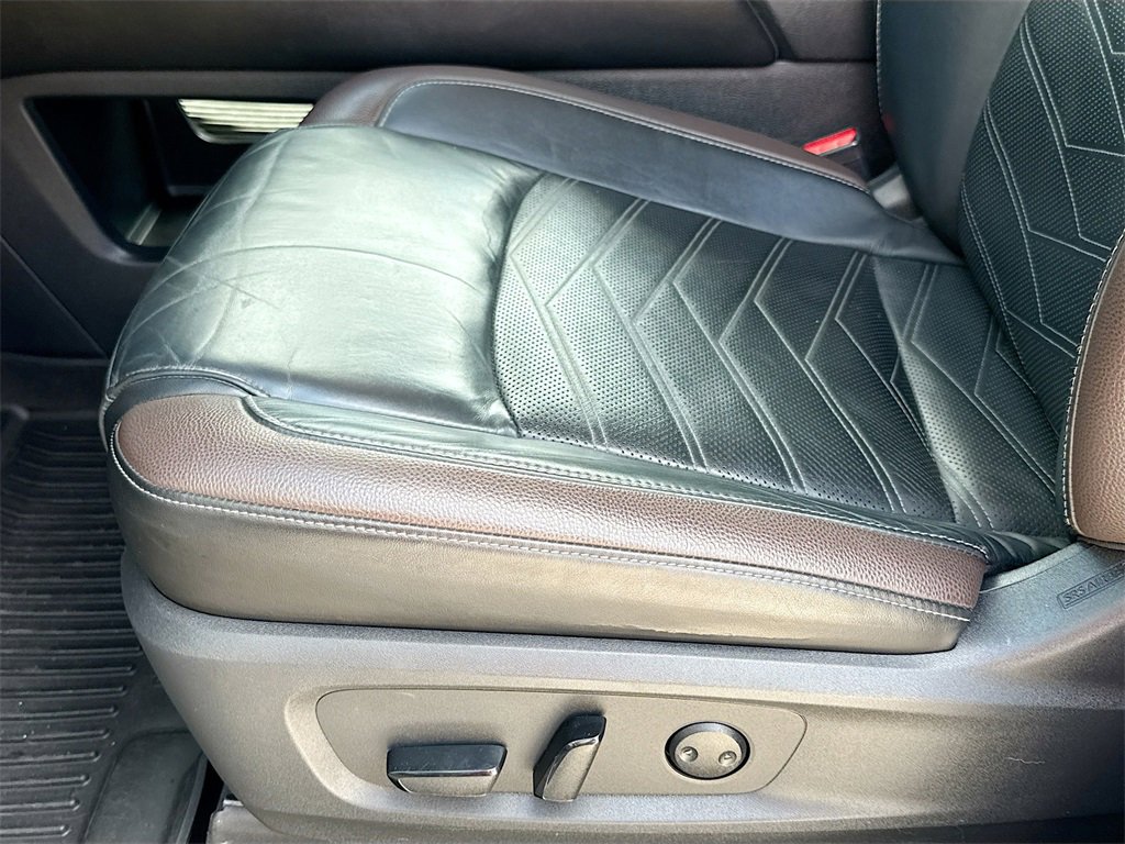 Used 2022 Nissan Pathfinder Platinum w/ Cargo Package image 21