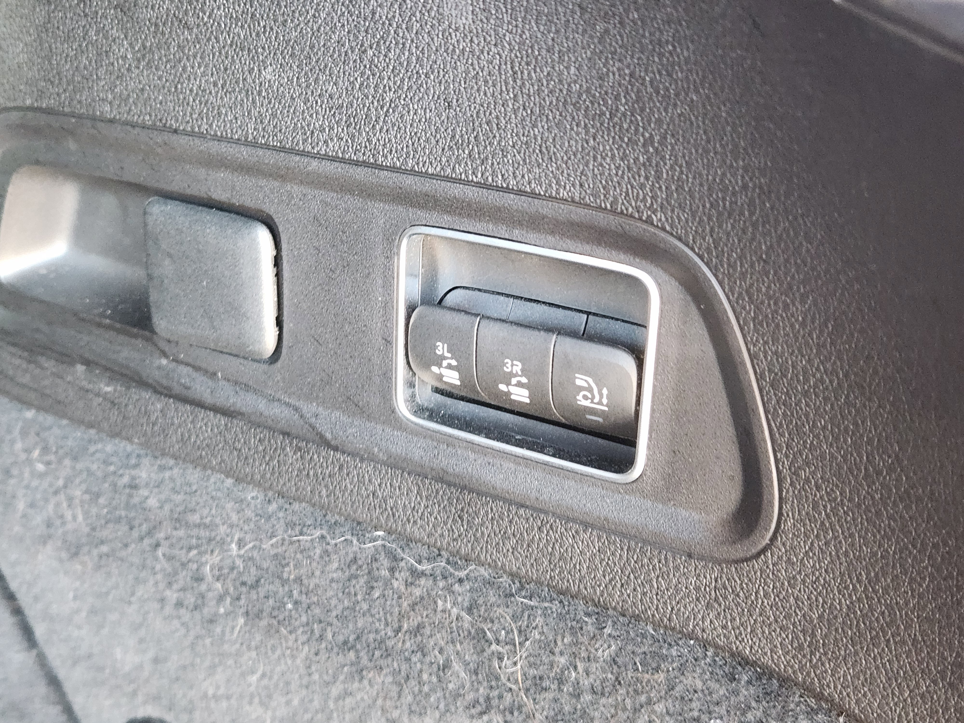 Used 2023 Mercedes-Benz GLS 450 4MATIC image 33