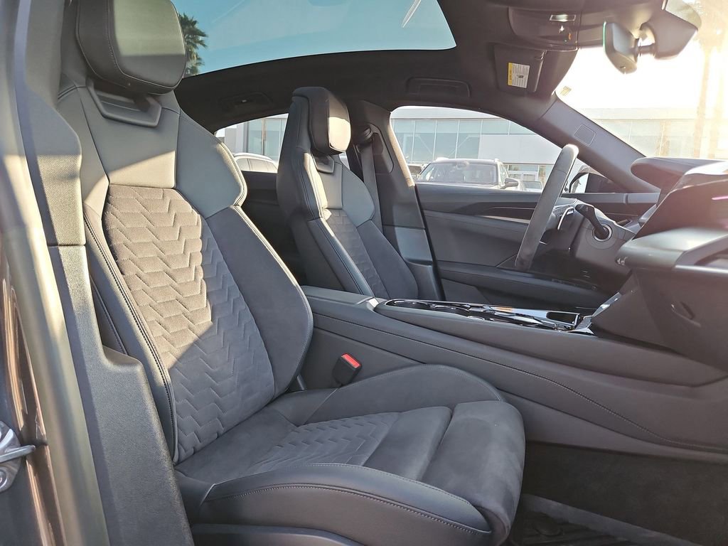 Used 2023 Audi e-tron GT Prestige w/ Prestige Package image 18
