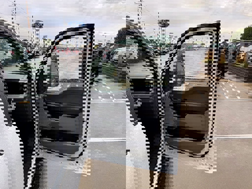 New 2026 Ford F250 XL w/ XL Chrome Package image 16