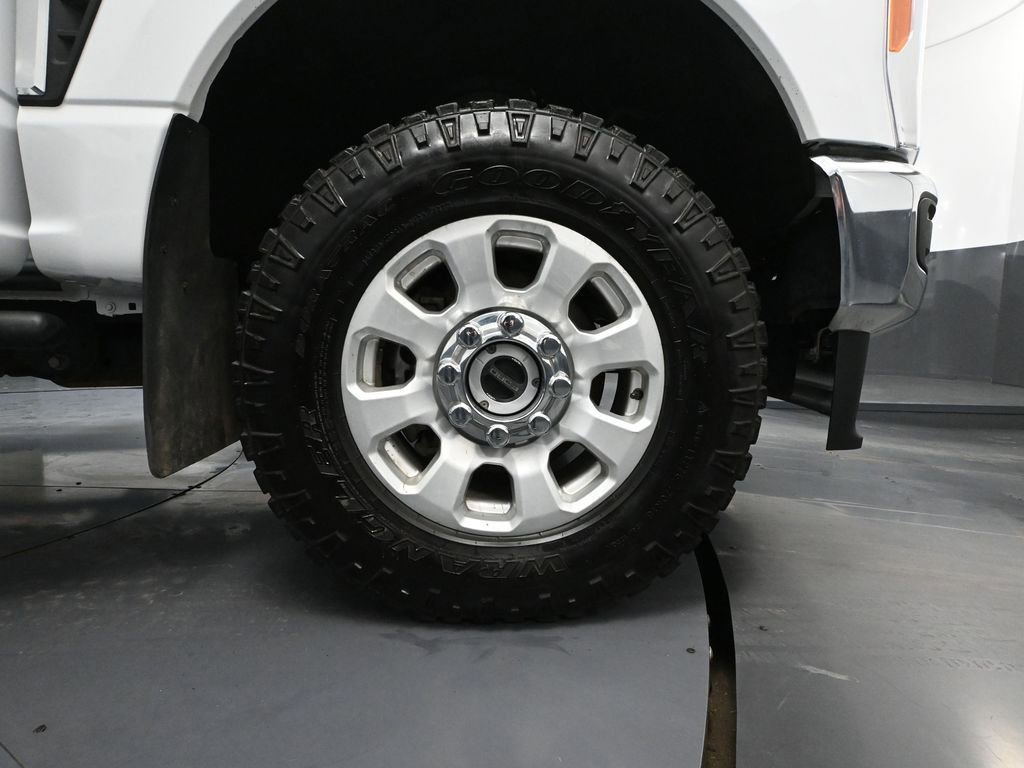 Used 2023 Ford F350 XLT w/ FX4 Off-Road Package image 16