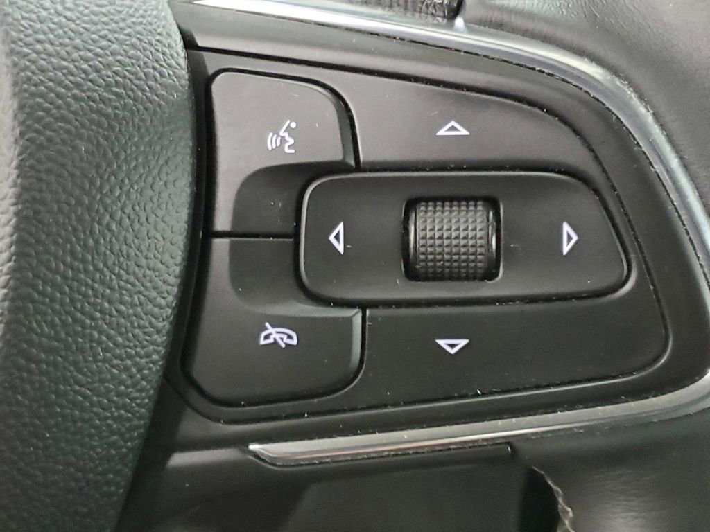 Used 2023 Buick Encore GX Select w/ Sport Touring Package FWD image 33