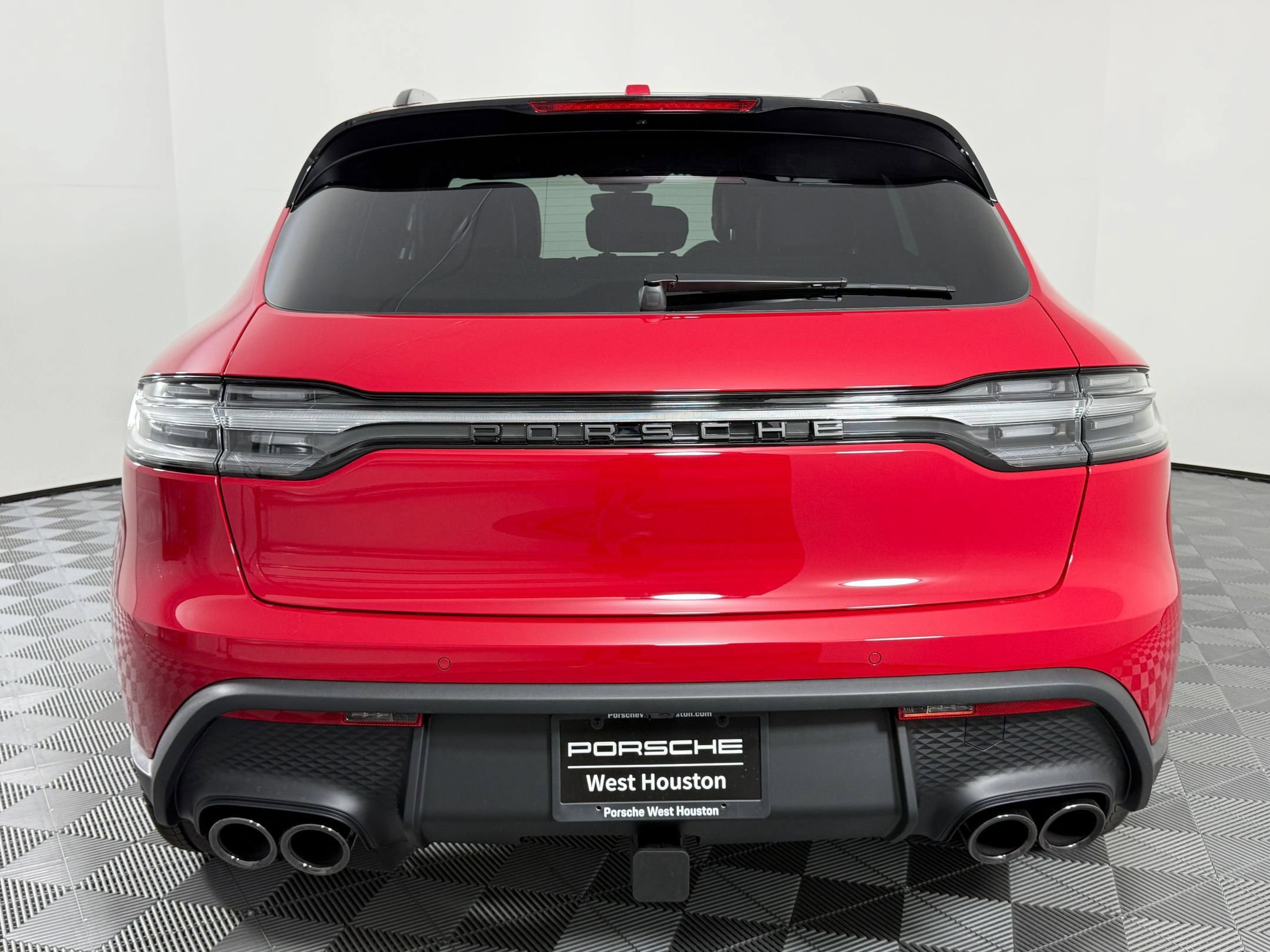 Certified 2026 Porsche Macan AWD/4WD image 10