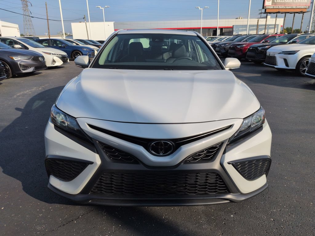 Used 2024 Toyota Camry SE w/ Audio Upgrade Package FWD image 8