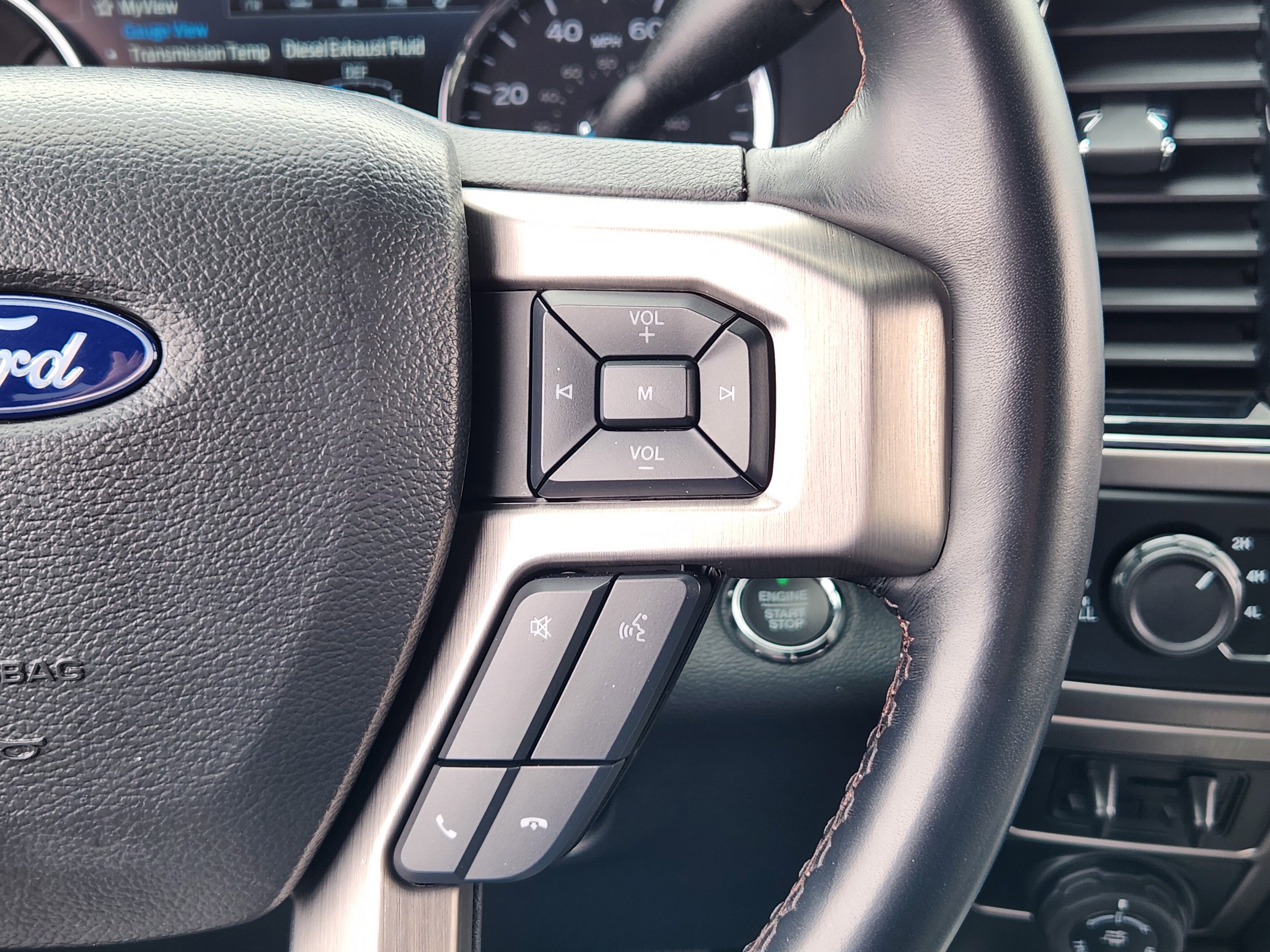 Used 2022 Ford F350 Platinum w/ FX4 Off-Road Package image 19