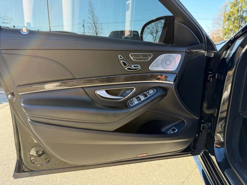 Used 2019 Mercedes-Benz S 560 4MATIC Sedan image 9