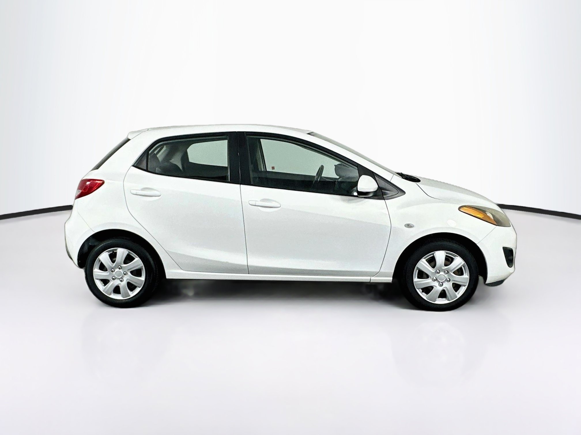 Used 2014 MAZDA MAZDA2 Sport FWD image 10