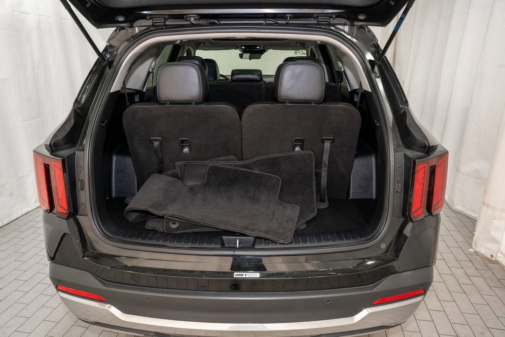 Used 2024 Kia Sorento S w/ Panoramic Sunroof Package image 5