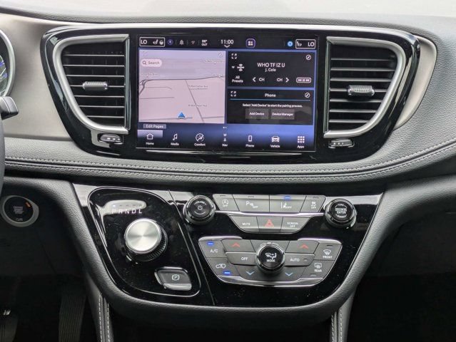 New 2027 Chrysler Pacifica Limited FWD image 20