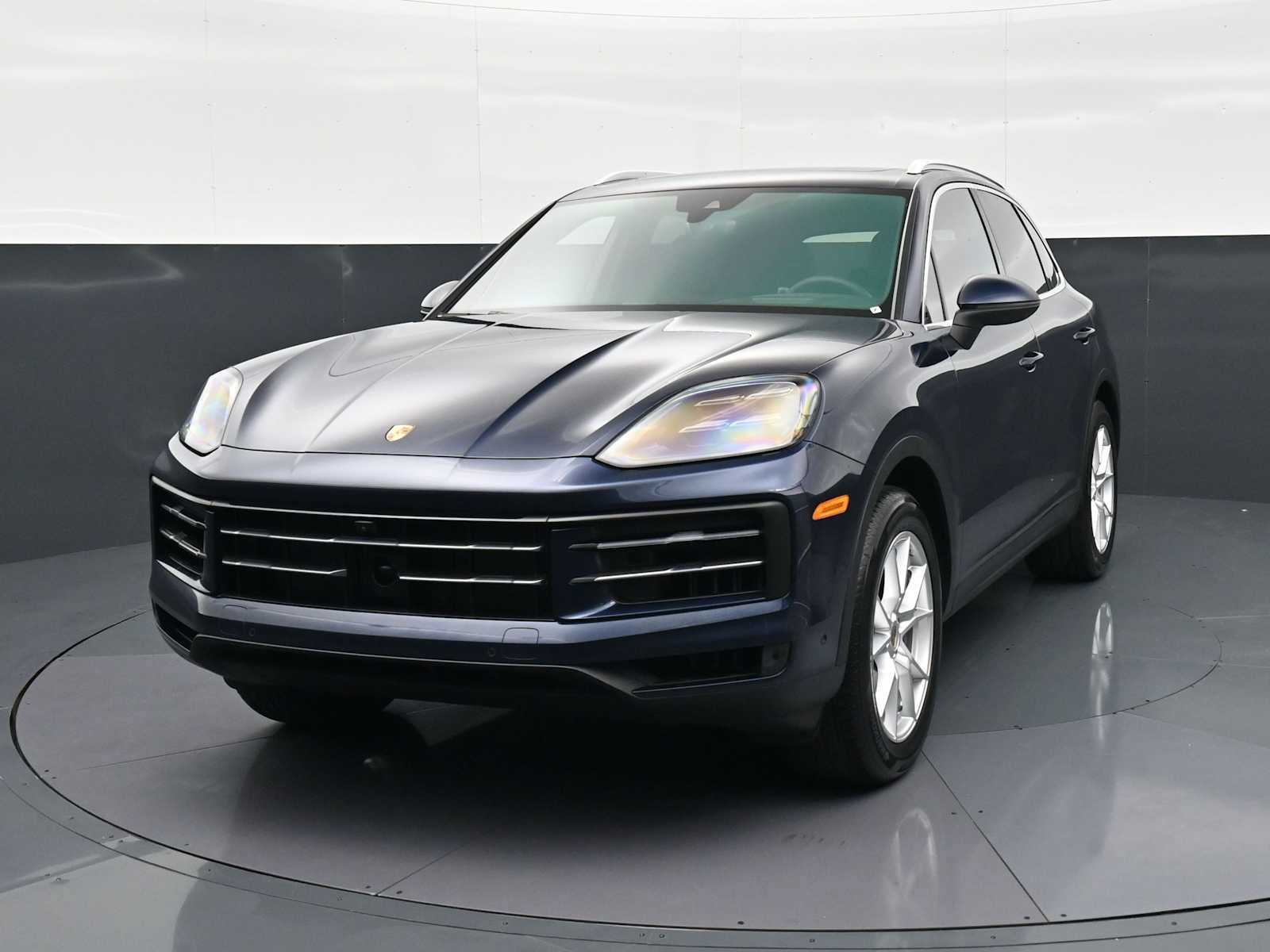 Certified 2025 Porsche Cayenne AWD/4WD image 29