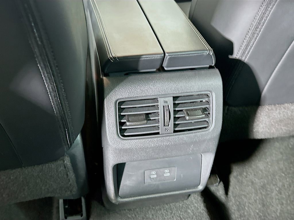 Used 2024 Nissan Rogue SV w/ SV Premium Package FWD image 27
