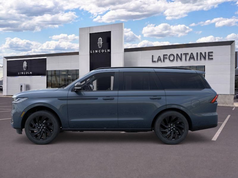 New 2026 Lincoln Navigator Reserve w/ Jet Appearance Package AWD/4WD image 3