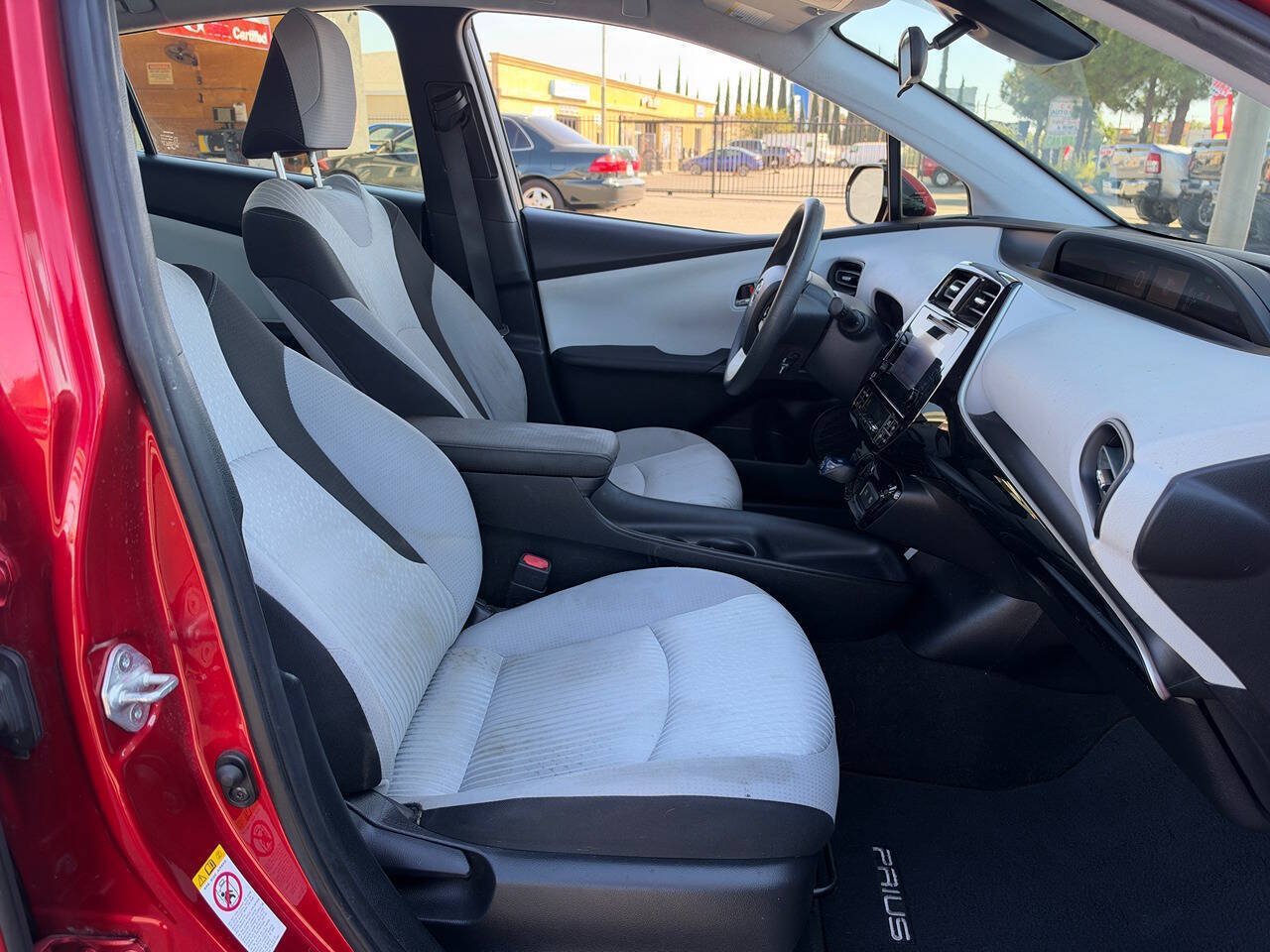 Used 2017 Toyota Prius Two w/ Prius Two Safety Plus Package FWD image 12