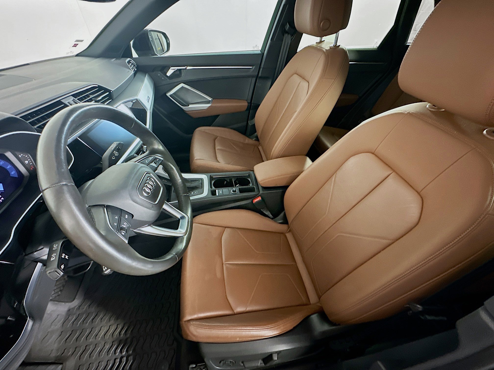 Used 2021 Audi Q3 2.0T Premium w/ Convenience Package AWD/4WD image 13