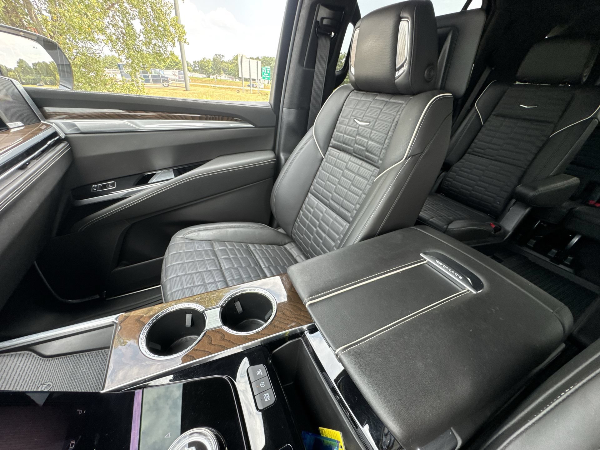 Certified 2025 Cadillac Escalade Sport Platinum w/ LPO, Floor Liner Package AWD/4WD image 20