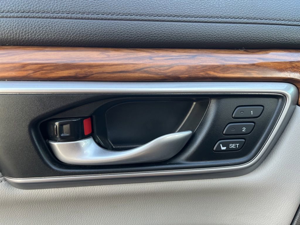 Used 2020 Honda CR-V Touring image 12