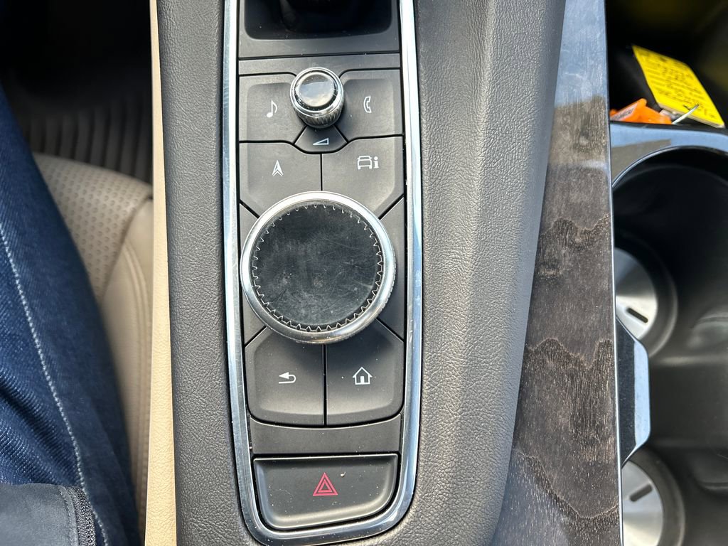 Certified 2023 Cadillac Escalade Premium Luxury w/ LPO, Radiant Package image 25