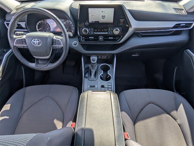 Used 2024 Toyota Highlander LE image 15