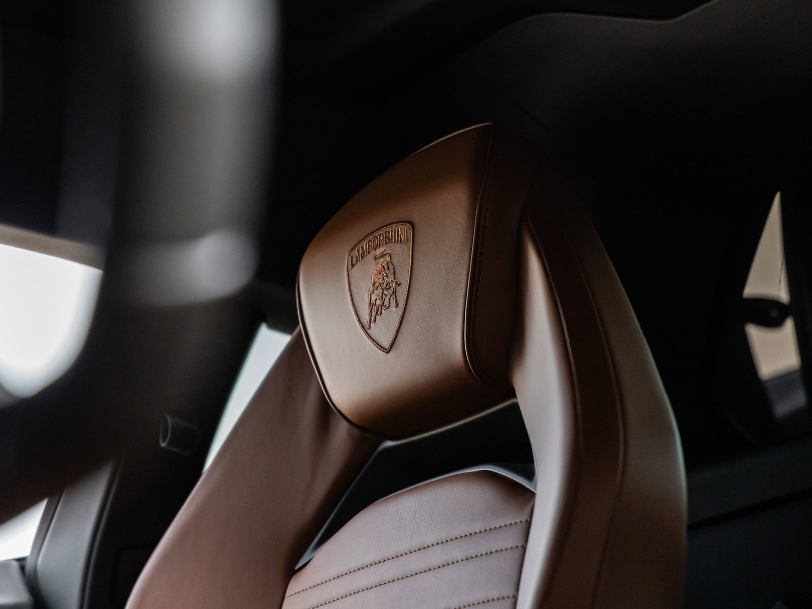 Used 2024 Lamborghini Revuelto AWD/4WD image 32