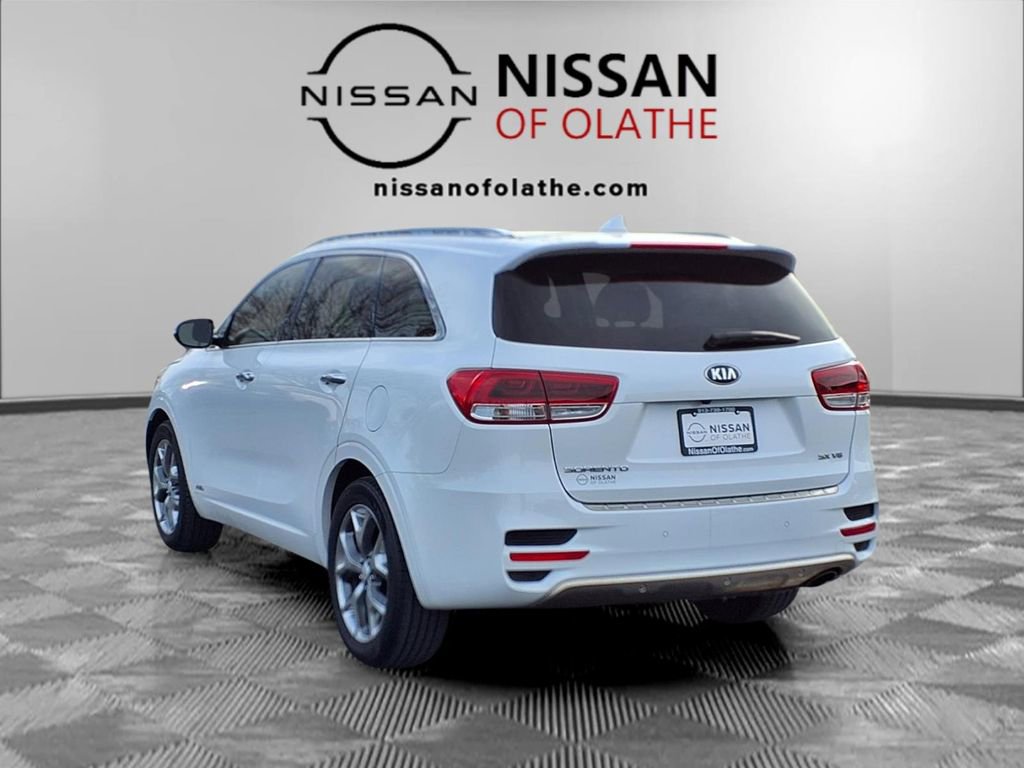 Used 2016 Kia Sorento SX image 3
